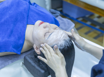 Gội đầu thư giãn Quận 10 chỗ nào chuyên nghiệp, uy tín và phải thư giãn? Khám phá Quận 10 và giải đáp cho những ai đang thắc mắc cũng Woo từ feedback thật của khách nhé